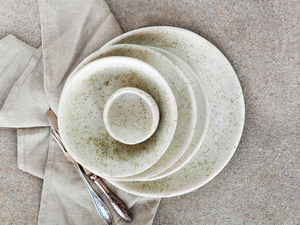 fine dinnerware sets Ceramic serving bowl and paltes